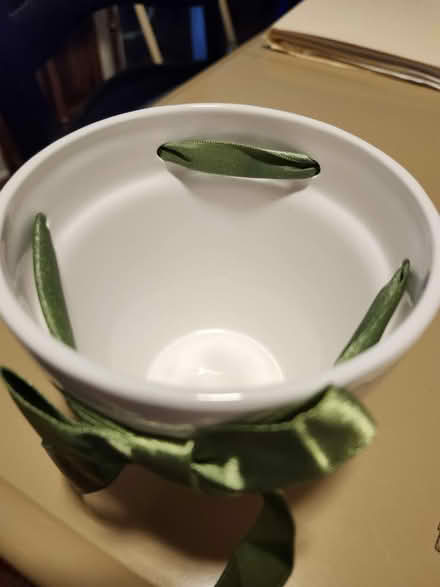 Photo of free Ceramic Pot (Schaumburg & Barrington Rds) #2