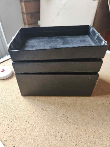 Photo of free Small makeup organizer (Derry/WinstonChurch/Meadowvale) #2