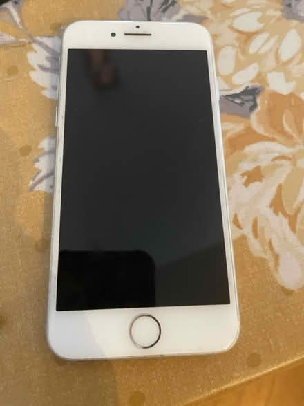 Photo of free iPhone 8 (BR3) #1