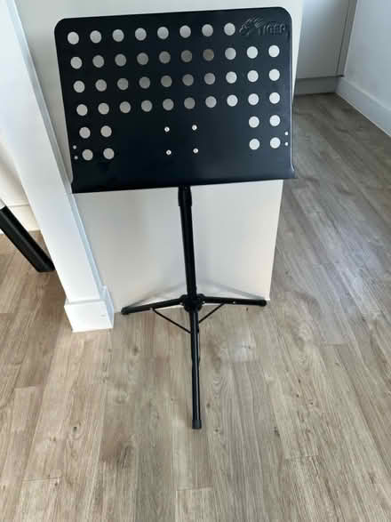 Photo of free Music Stand (Thames Barrier Park E16) #1