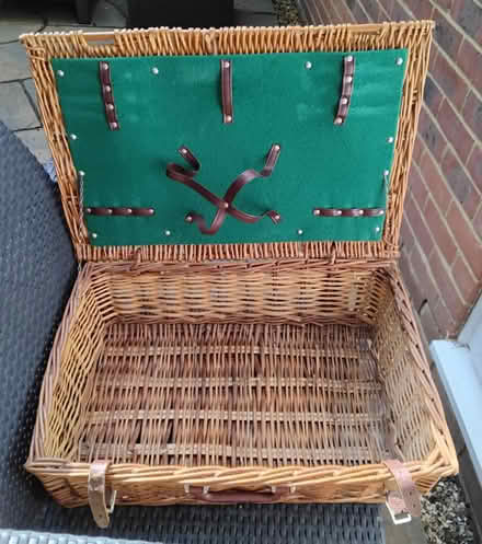 Photo of free Wicker picnic hamper Denmead (PO7) #1