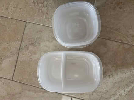 Photo of free food containers with lids #1