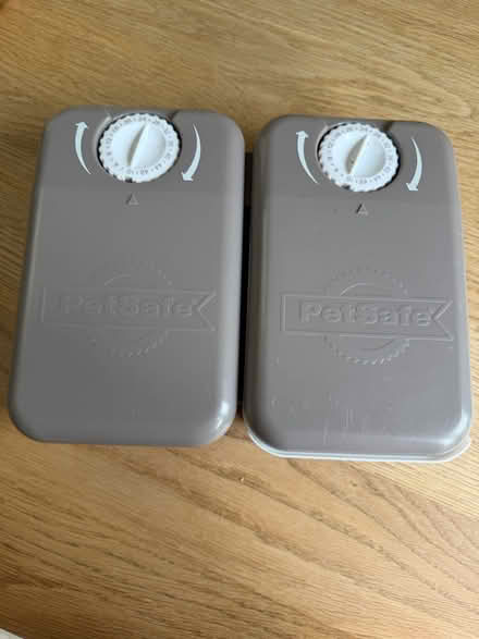 Photo of free Cat/dog double feeder (Hanwell) #1