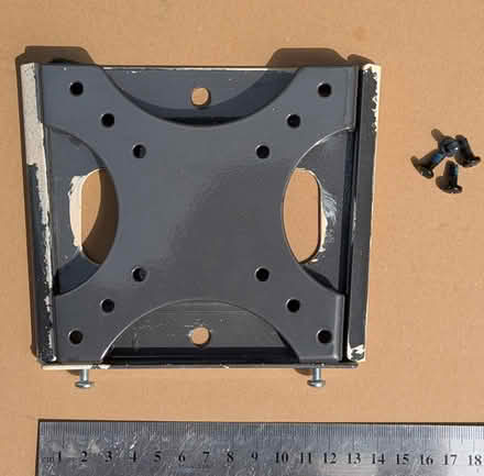 Photo of free Small flat TV/monitor mount (GU12) #1