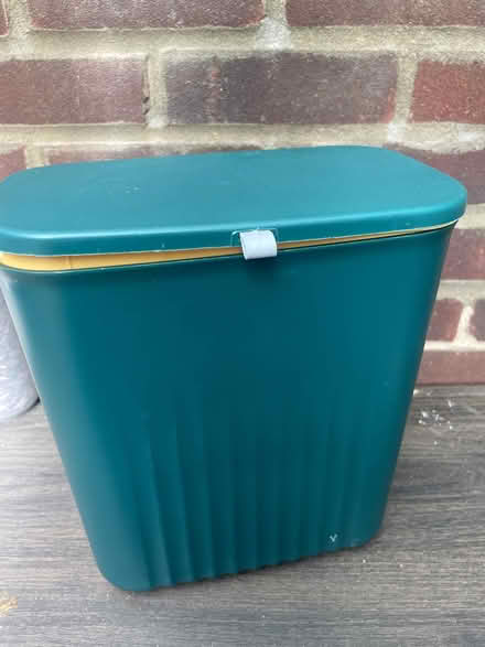 Photo of free Door rubbish bin (Garston WD25) #1