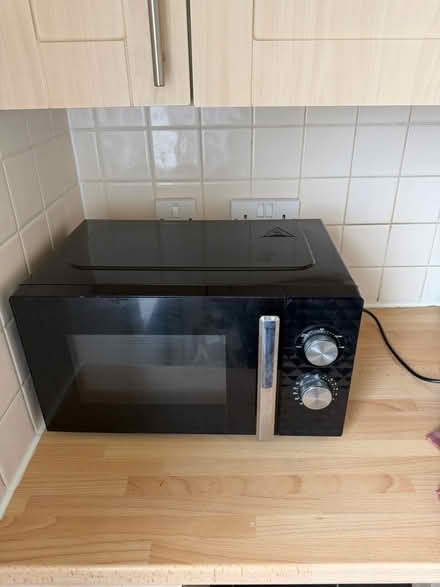Photo of free Microwave (Edinburgh EH13) #1