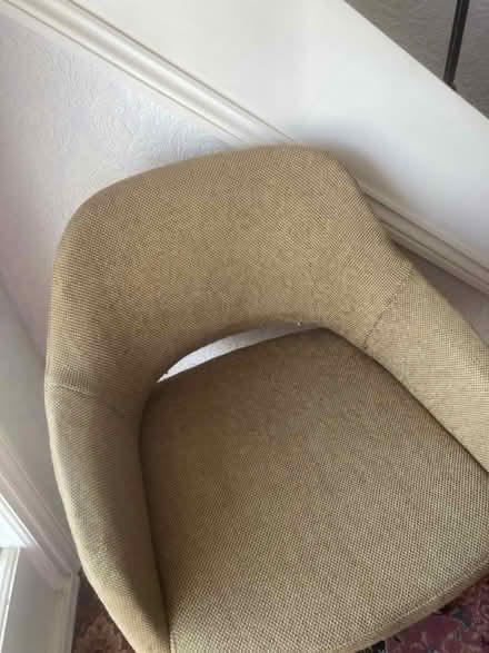 Photo of free Desk/swivel chair (Epping CM16) #2
