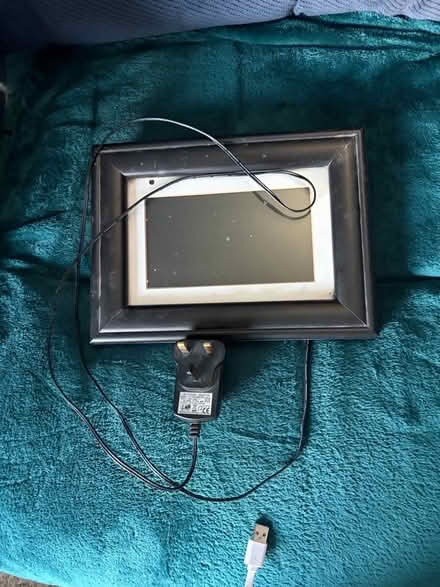 Photo of free Old digital photo frame (Peachcroft OX14) #1