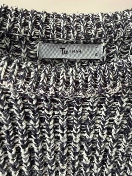 Photo of free Tu men’s jumper (SM1) #3