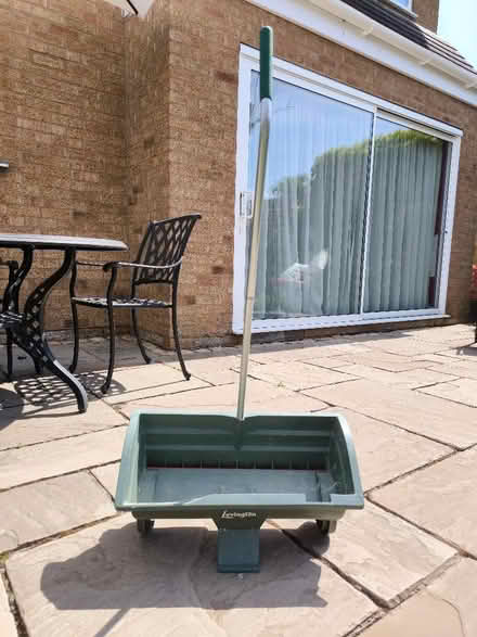 Photo of free Levington Lawn Weed & Feed Spreader (Kenilworth CV8) #1