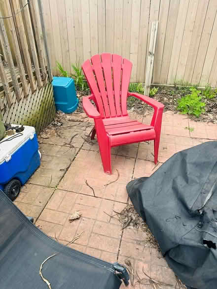 Photo of free Patio Chairs and lawn chairs (Meadowvale) #3