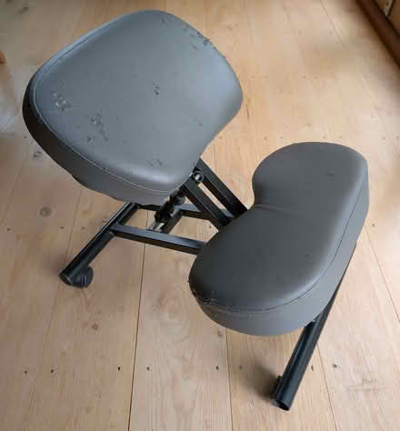Photo of free ergonomic kneeling chair (Ivinghoe Aston LU7) #1