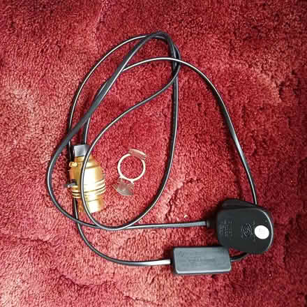 Photo of free Lamp connector and cable (Bradford BD12) #1