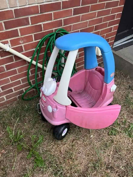 Photo of free Little Tikes Cozy Coupe car (West End, SO18) #1