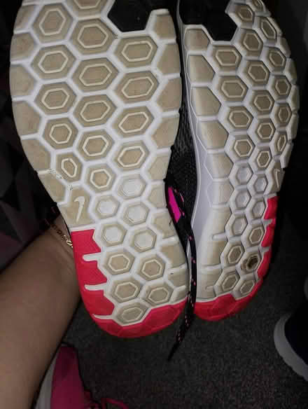Photo of free Ladies Nike trainers 5.5 (Chesser EH14) #2