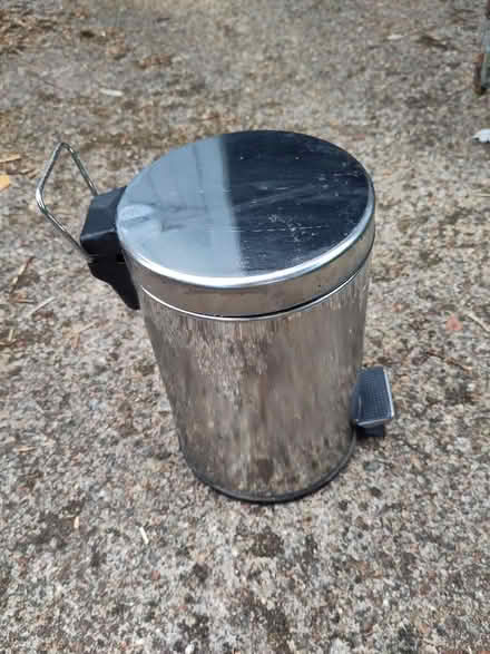 Photo of free Small pedal bin (Elswick NE4) #1