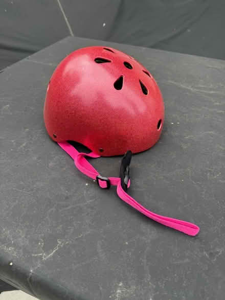 Photo of free Kids skate helmet (Rayne CM77) #1