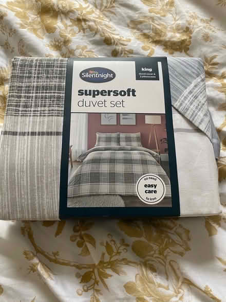 Photo of free King duvet set new (Blundeston NR32) #4