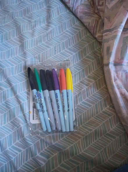 Photo of free Markers (Birdland) #1