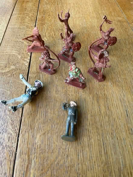 Photo of free Red Indian warriors (LE16 9) #2