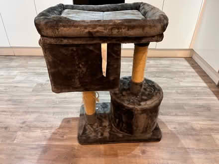 Photo of free Cat bed scratching post tower (Rickmansworth WD3) #1