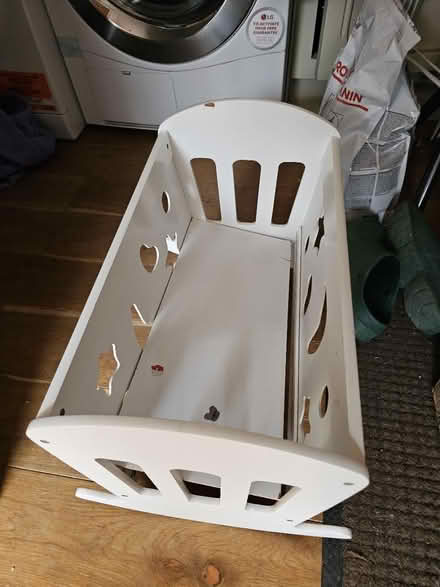 Photo of free Toy dolls cot (CR8) #1