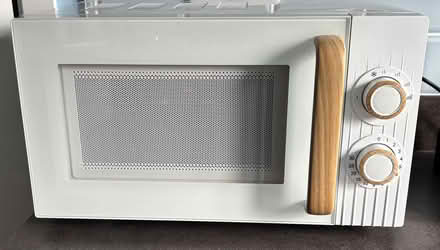 Photo of free White microwave (Merton Rise RG24) #2