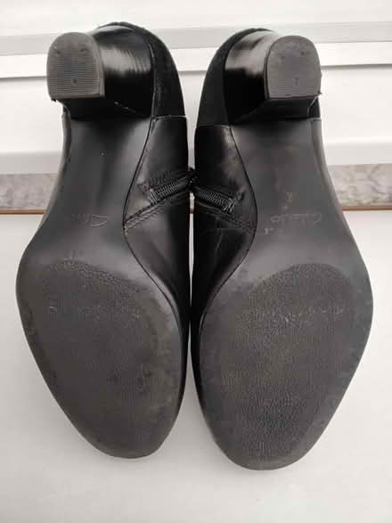 Photo of free Ladies Clarks Ankle Boots Size 4 (DA1) #3