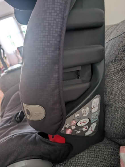 Photo of free Britax Römer Evolva 1-2-3 car seat (BR1) #2