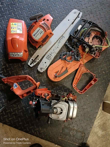 Photo of free Husqvarna chainsaw for spares/repair (Kennington OX1) #3