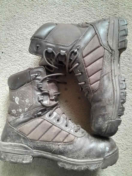Photo of free Patrol boots, size 9 (Smiths Estate OX28) #2