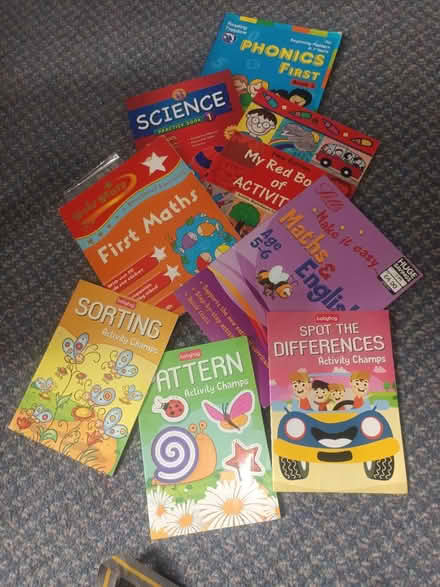 Photo of free Set of Kids Books and Bag (E4) #3