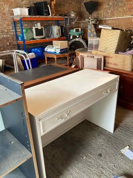 Photo of free White dressing table (Epping CM16) #1