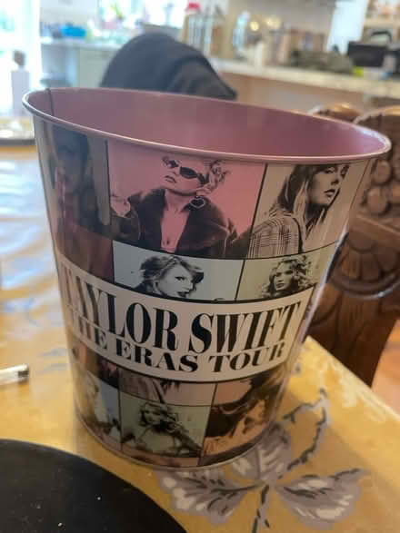 Photo of free Taylor Swift Popcorn Bucket (BR3) #2