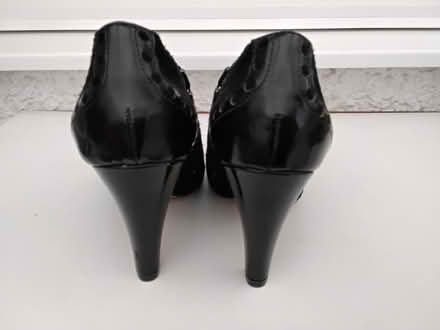 Photo of free Ladies Clarks Ankle Boots Size 3 (DA1) #4