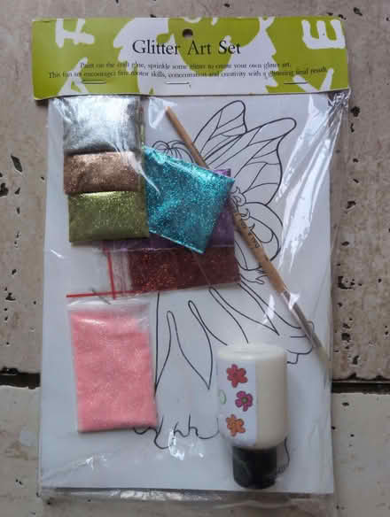 Photo of free Glitter art set (Darby Green GU17) #1