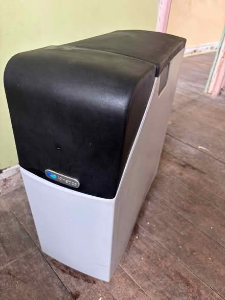 Photo of free Kinetico water softener (Chelsfield BR6) #2