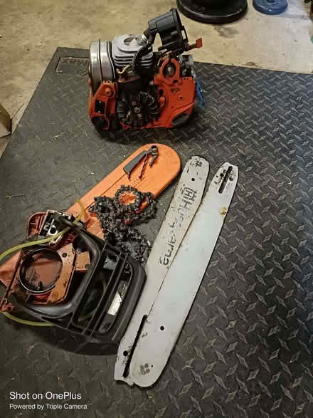 Photo of free Husqvarna chainsaw for spares/repair (Kennington OX1) #2