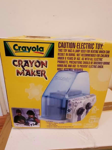 Photo of free Crayon maker (Novi, 10mile + Meadowbrook) #1