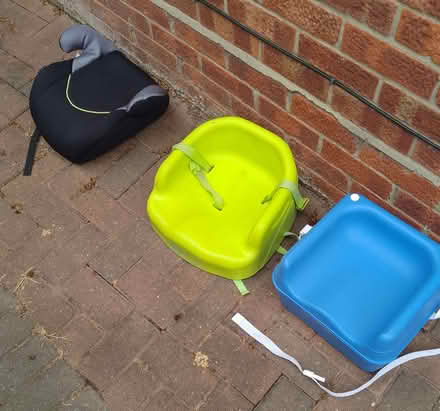 Photo of free items - booster seats, books, bedding (Greenstead CO4) #2