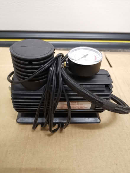 Photo of free 12v Tyre Pump (compressor weak) (Gorse Hill M16) #1
