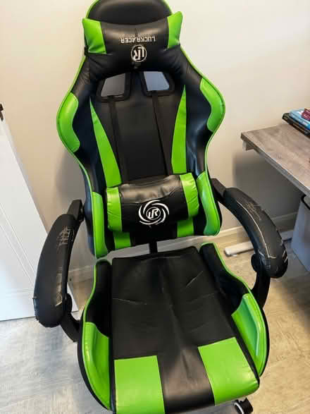 Photo of free Gaming chair (WR4 warndon) #1