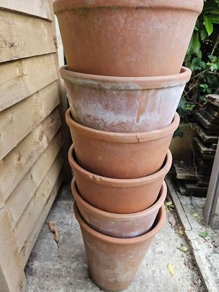 Photo of free 6 medium sized outdoor pots (Burgess Hill Worlds End RH15) #1