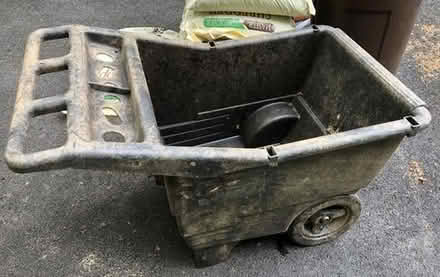 Photo of free yard cart with issues [20886] #2