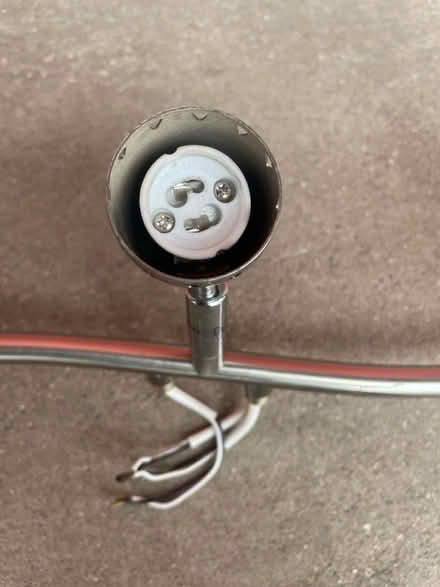 Photo of free Silver 3-Spot Ceiling Light Bar (By Hackney Downs station E5) #3