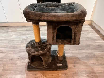 Photo of free Cat bed scratching post tower (Rickmansworth WD3) #2