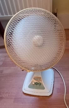 Photo of free Halogen heater and fan (KT3 3AA) #3