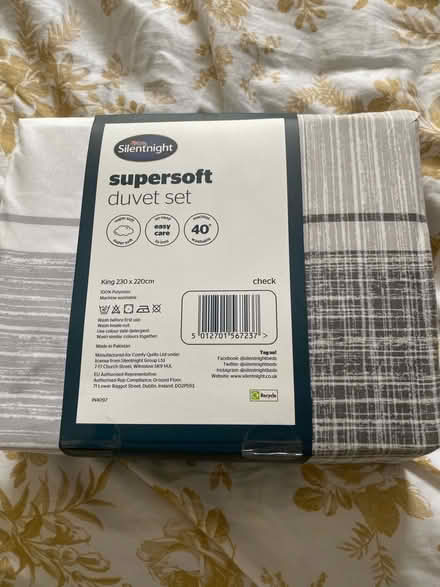 Photo of free King duvet set new (Blundeston NR32) #1