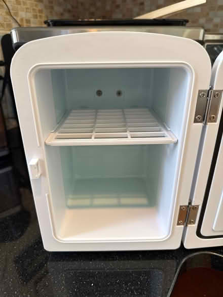 Photo of free Frigidaire Mini Desk Fridge (Near 11 and Woodward) #4
