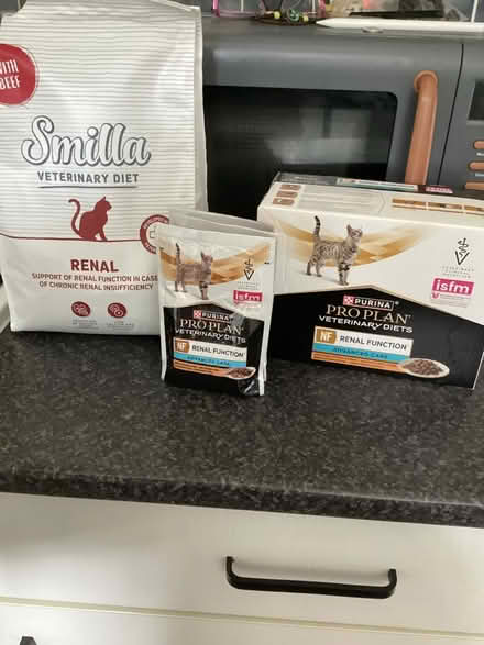 Photo of free Renal Cat food (Bedfont TW14) #1